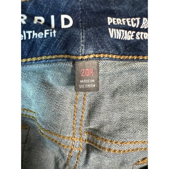 Torrid women’s perfect boyfriend cut straight leg medium wash low rise plus size - Picture 5 of 12